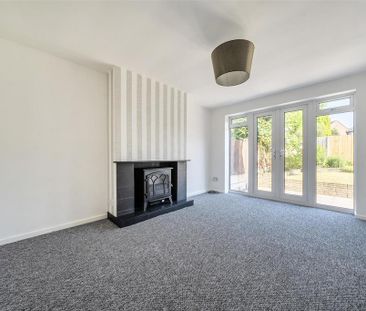 3 bedroom semi-detached house to rent - Photo 2