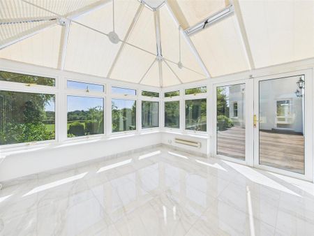 5 bedroom detached house to rent - Photo 3