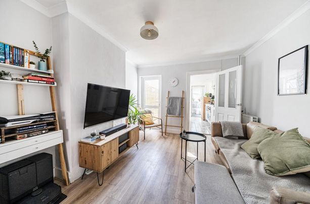3 bedroom terraced house to rent - Photo 1