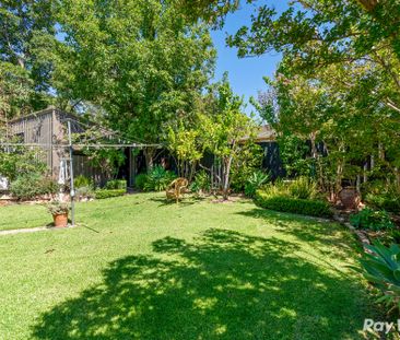 Beautiful and furnished 3-Bedroom Home! - Photo 6