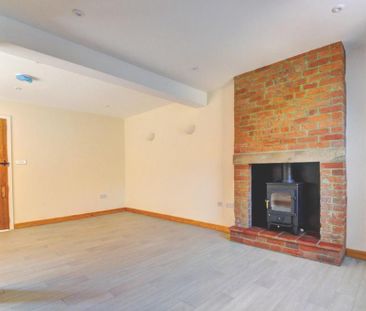 2 bedroom semi-detached house to rent - Photo 3