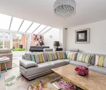 Kilty Place, High Wycombe - Photo 2