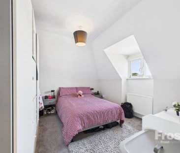 25a Summers Road, Burnham,SL1 - Photo 3