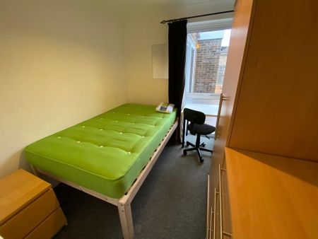 5 bedroom detached house to rent - Photo 4