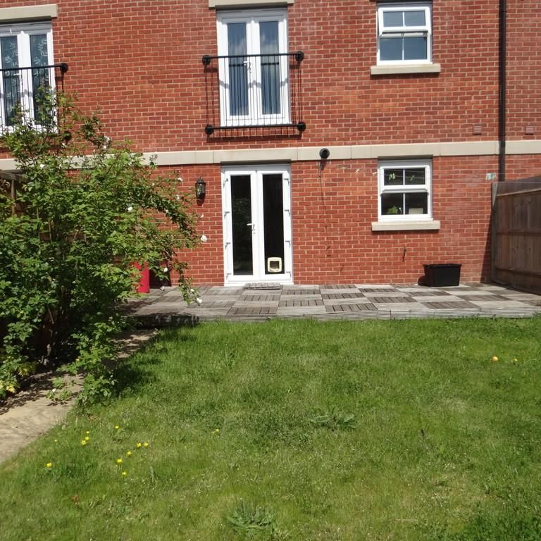1 bedroom in a house share to rent - Photo 1