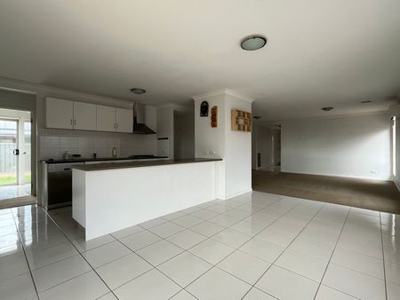 FOUR BEDROOM HOME IN MARYBOROUGH - Photo 5