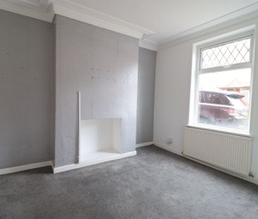 2 Bedroom Mid Terraced House To Rent - Photo 2