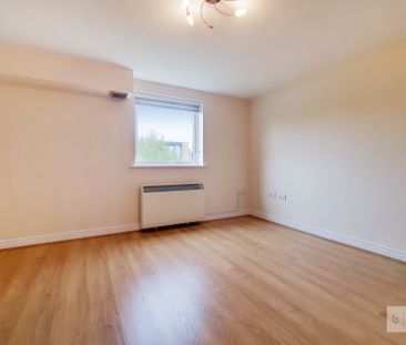 2 Connington Crescent, E4 - Photo 6