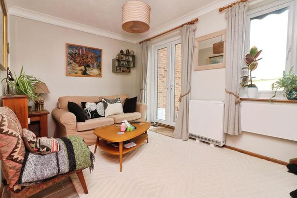 2 bedroom terraced house to rent - Photo 1