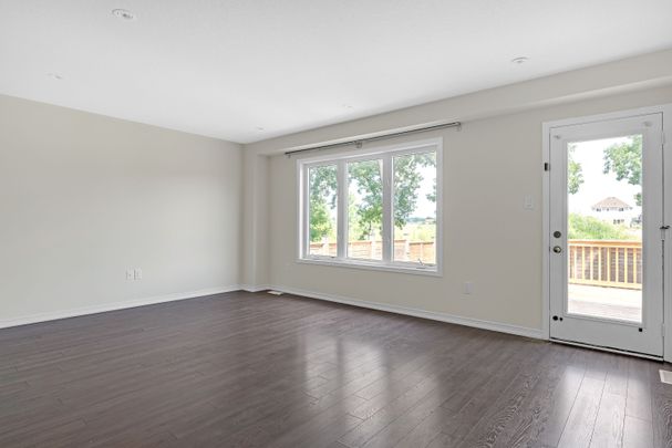 For Lease - 8561 DOGWOOD Crescent, Niagara Falls, Ontario - Photo 1