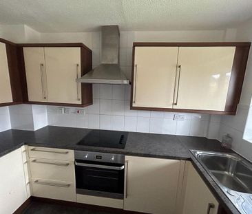 2 bedroom semi-detached house to rent - Photo 6