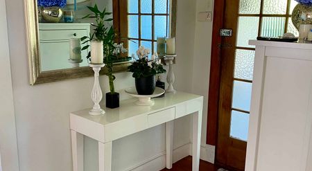 Charming 3-Bedroom Bungalow - Photo 3