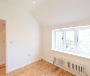 Pettiwell, Garsington - Photo 3