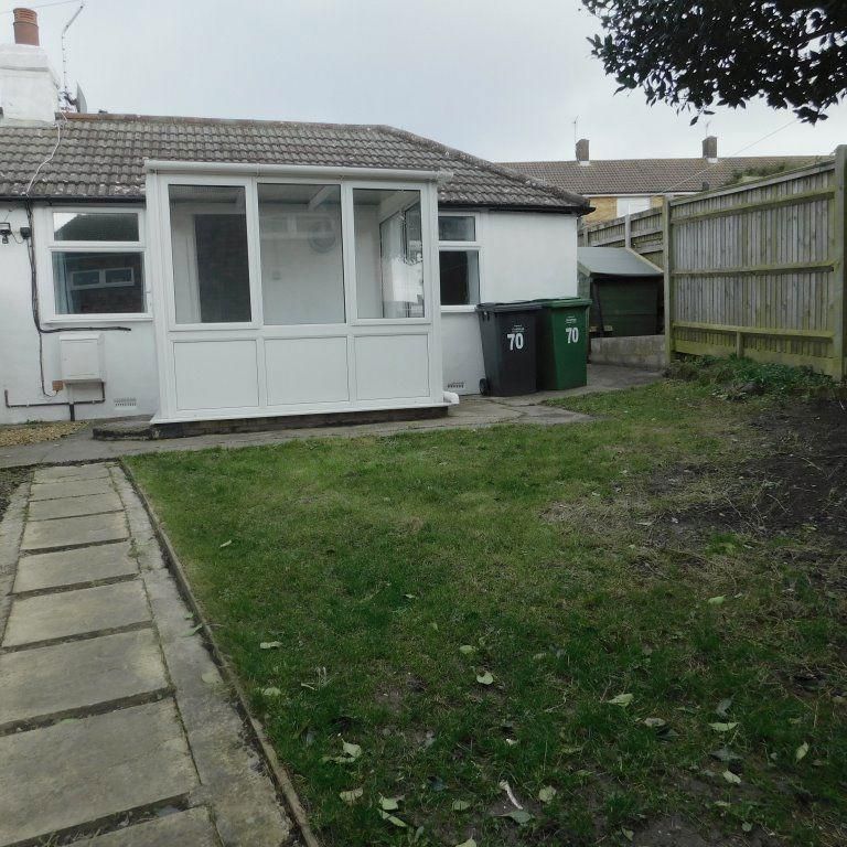1 bedroom bungalow to rent - Photo 1