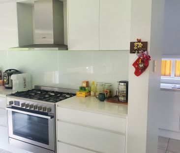 4-bedroom shared house, Berrima Street - Photo 6