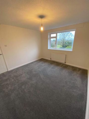 3 bedroom detached bungalow to rent - Photo 5