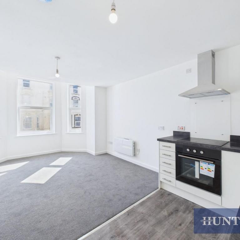 2 bedroom flat to rent - Photo 1