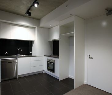 Spacious 2 bedroom 2 bathroom boutique style apartment in superb lo... - Photo 4