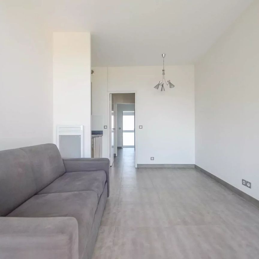 Location Appartement 1 pièce 23m² VILLENEUVE LOUBET 06270 - Photo 1
