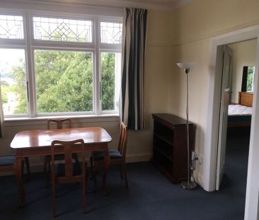 One bedroom self-contained flat with amazing views - Photo 4