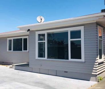 Low maintenance living close to Hamilton Central! - Photo 5