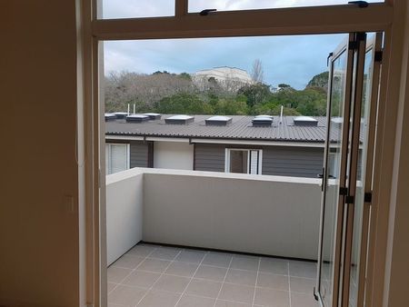 Parnell - Perfectly Placed 2 Bedroom Townhouse - Photo 2