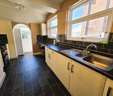 3 bedroom semi-detached house to rent - Photo 6