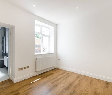 2 Bed Flat, Chatsworth Road, NW2 - Photo 1