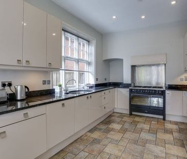 Room in a Shared Flat, Wesley Avenue, NW10 - Photo 2