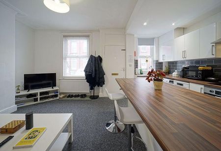 2 bedroom terraced house to rent - Photo 2