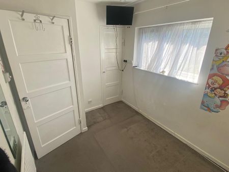 3 bedroom terraced house to rent - Photo 3