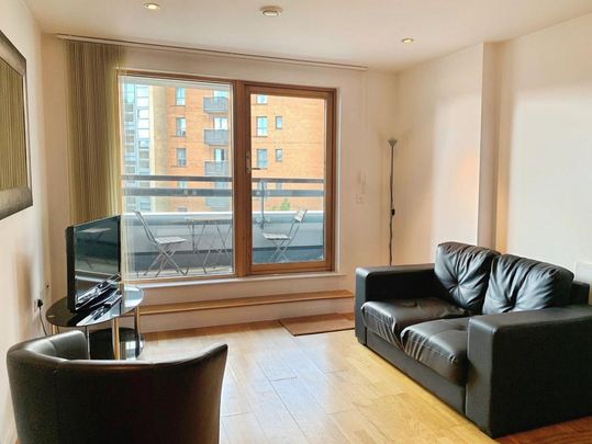 1 bedroom flat to rent - Photo 1