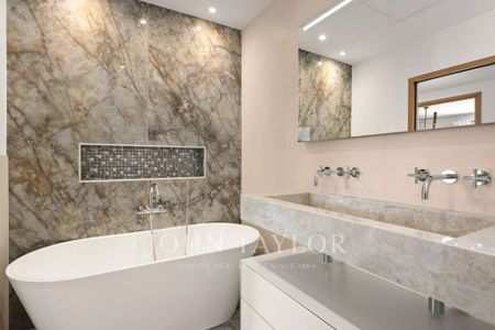 Maison à louer Valbonne, Cote d'Azur, France7 500 EUR / Mois - Photo 4