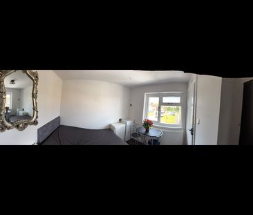 Room in a Shared House, Pavey Road, BS13 - Photo 1
