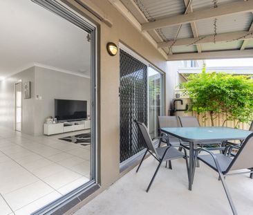 MODERN FURNISHED TOWNHOUSE CLOSE TO CBD - Photo 6