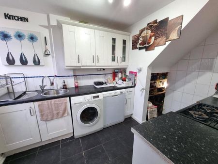 3 bedroom terraced house to rent - Photo 5