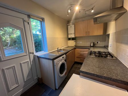 Kirkstall Road, Leeds - Photo 4