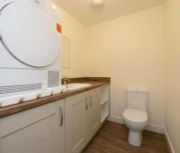 4 bedroom detached house to rent - Photo 2