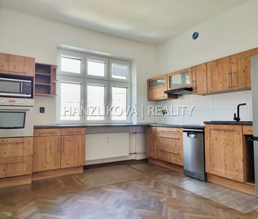 Pronájem bytu 2+kk 32 m², Nádražní, České Budějovice - Photo 1