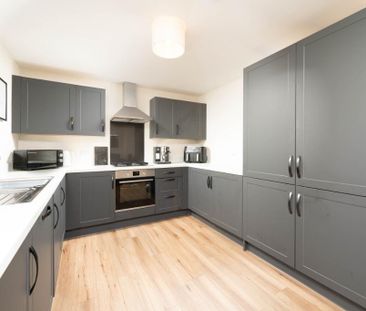 4 bedroom detached house to rent - Photo 6