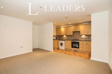 2 bedroom flat to rent - Photo 2