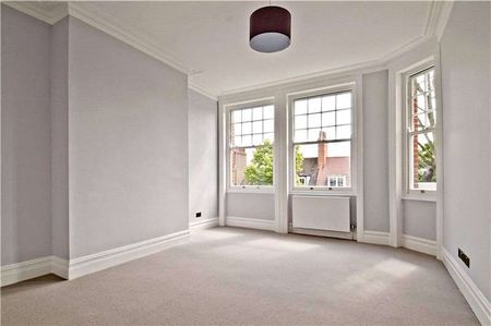 A bright and spacious three bedroom mansion flat in the heart of Bedford Park. - Photo 5