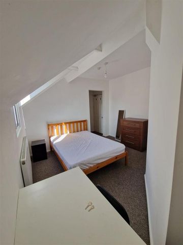 3 bedroom house share to rent - Photo 4