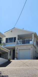 Coastal Luxury with Your Own Private Pool, Just 200m to Sunrise Beach - Photo 4