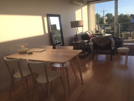 2 LEVELS, 2 BEDS, 2 BATHS, IN BOUTIQUE GROUP! - Photo 2