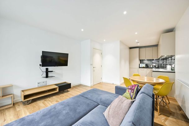 1 Bed Flat, Gauging Square, E1W - Photo 1