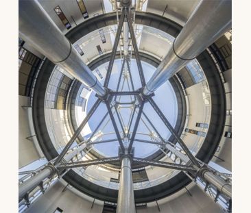 Impeccable two bedroom apartment in this iconic development - Photo 4