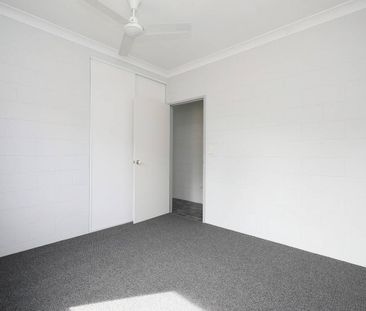 Fully Air conditioned - Fenced Backyard – Side Access - Photo 5