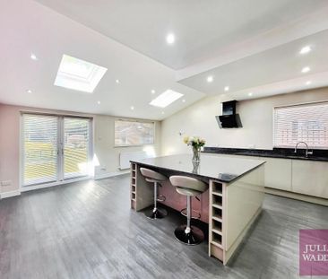 3 bedroom semi-detached house to rent - Photo 5