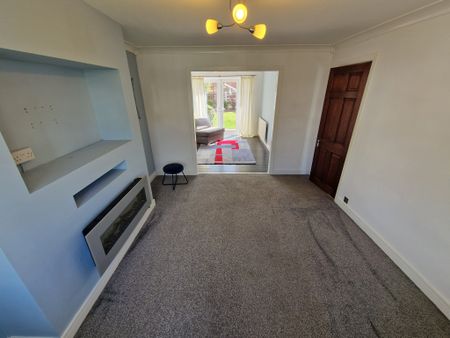 Warwick Road, Radcliffe - Photo 2